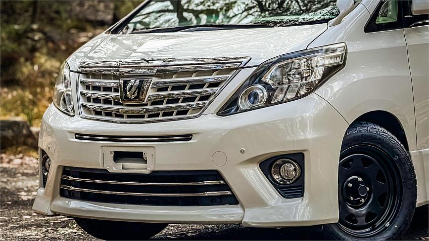  2013 Toyota Alphard 240s