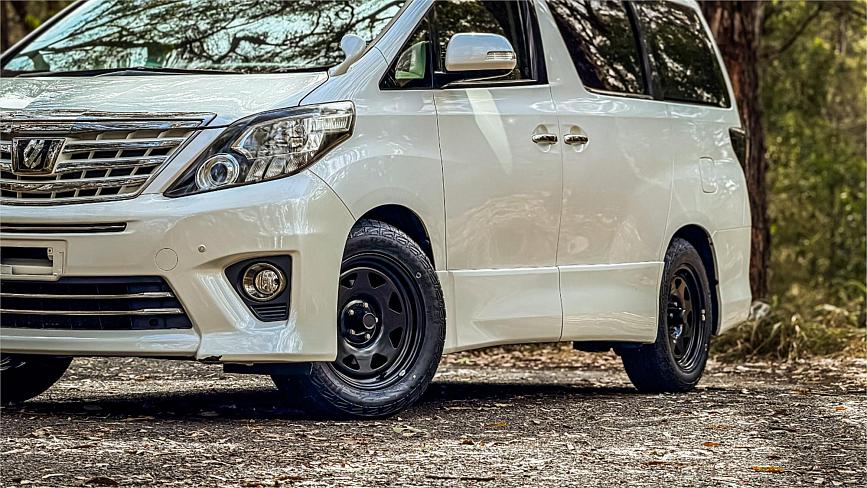  2013 Toyota Alphard 240s