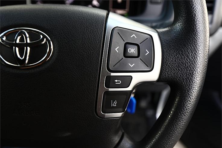  2023 Toyota Hiace Dx
