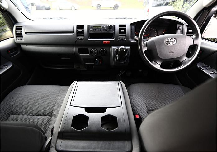 2016 Toyota Hiace Dx (0475)