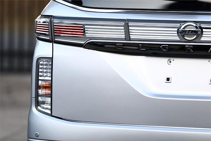  2016 Nissan Elgrand Highway Star [4105]