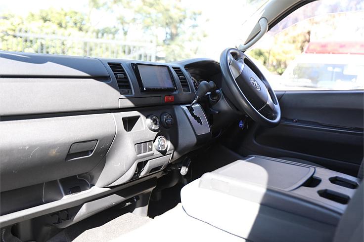  2019 Toyota Hiace Dx (8635)