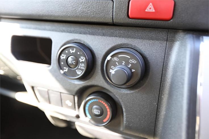  2019 Toyota Hiace Dx (8635)