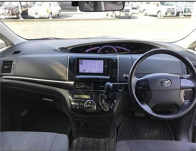  2013 Toyota Estima 4wd