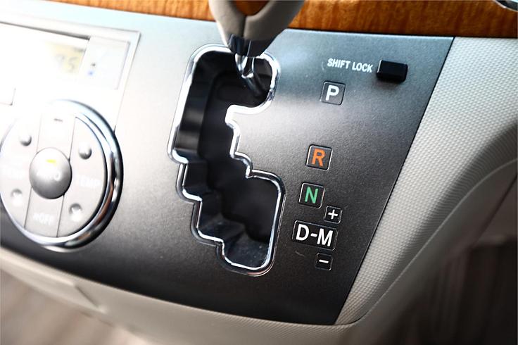  2010 Toyota Estima Aeras (4285)