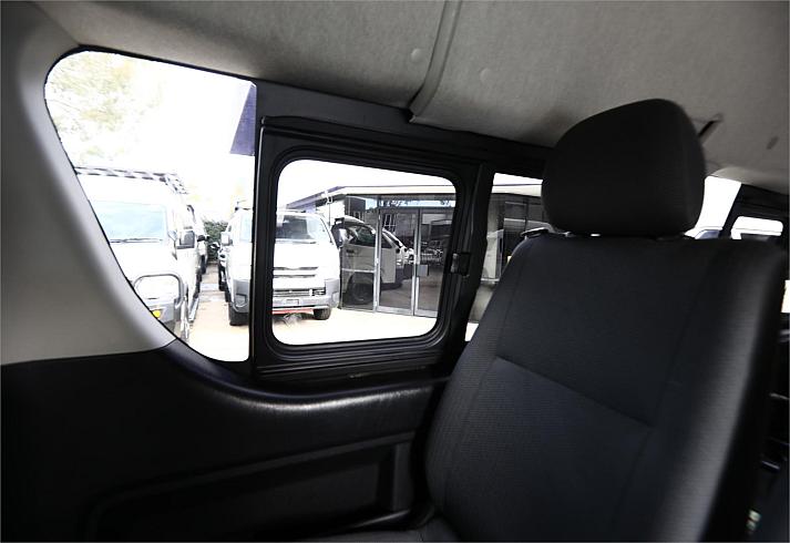  2015 Toyota Hiace Welcab (33424 )