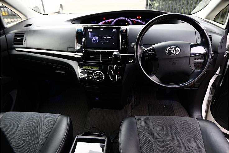  2013 Toyota Estima Aeras (4363 )
