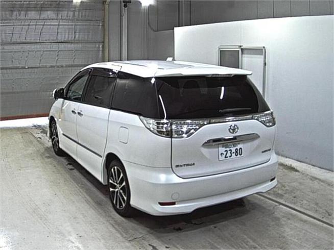  2013 Toyota Estima