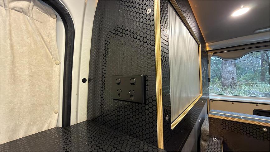  2018 Toyota Hiace Dx (16636)