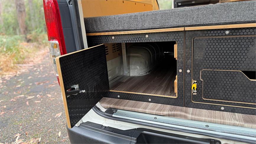  2018 Toyota Hiace Dx (16636)