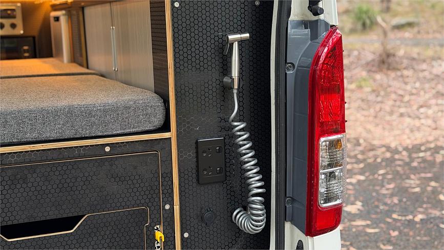  2018 Toyota Hiace Dx (16636)