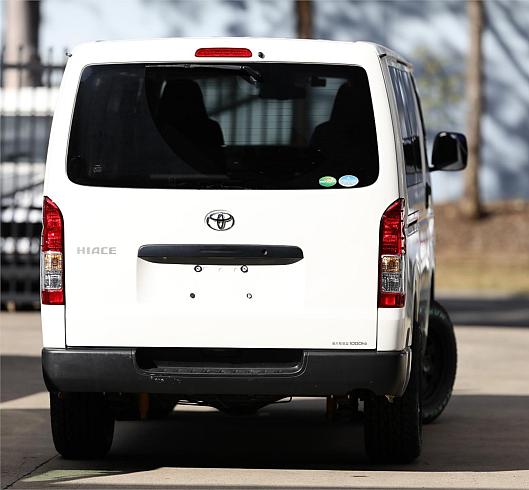  2018 Toyota Hiace Dx (16636)