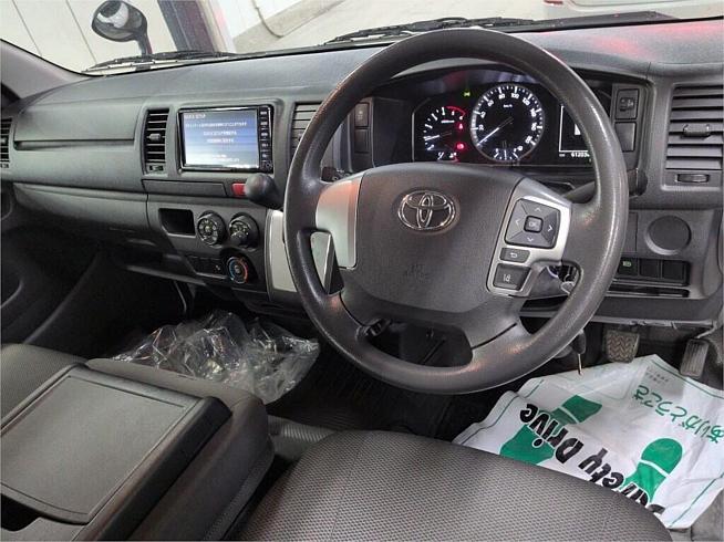  2020 Toyota Hiace Dx (41635)
