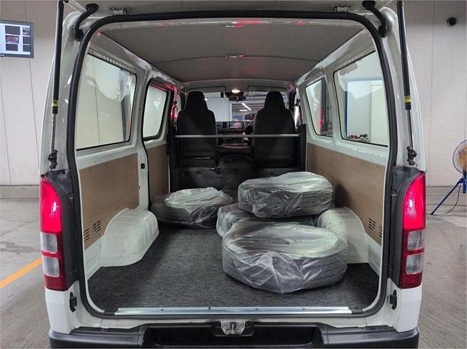  2020 Toyota Hiace Dx (41635)