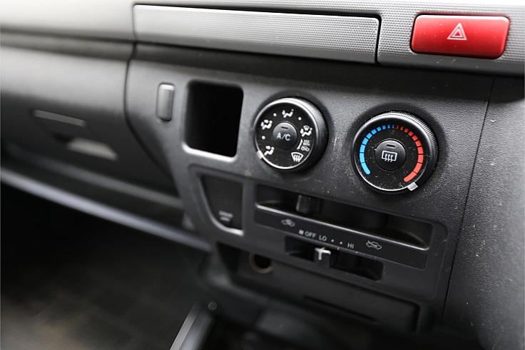 2013 Toyota Hiace Dx (12277) Gl Package