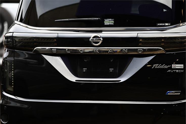  2011 Nissan Elgrand Rider