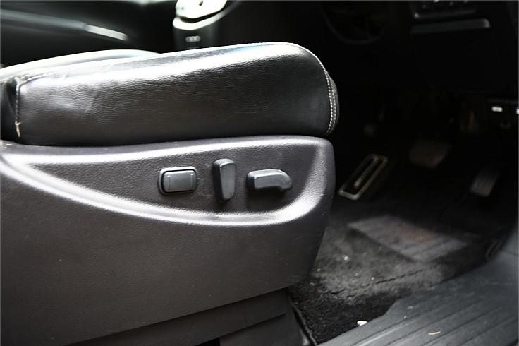  2011 Nissan Elgrand Rider