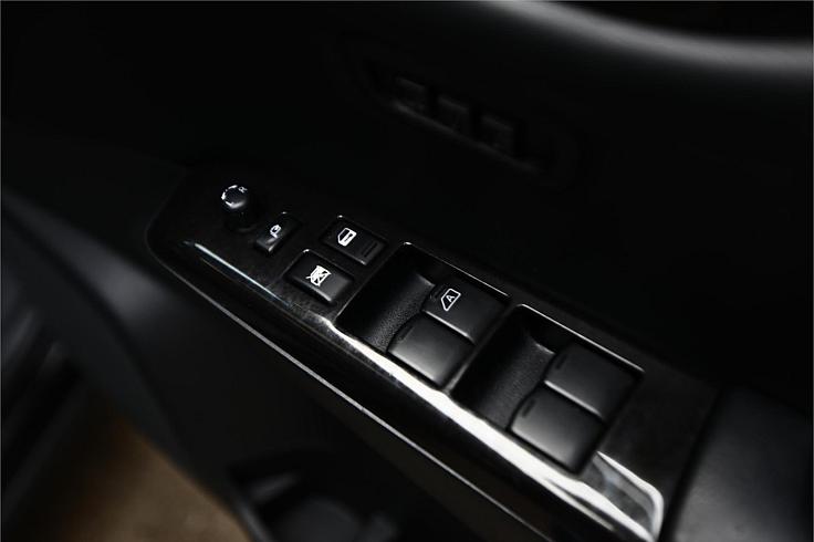  2011 Nissan Elgrand Rider