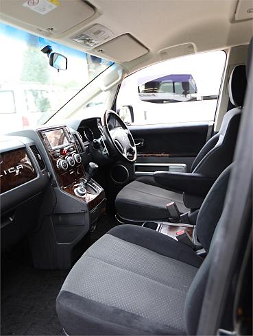 2011 Mitsubishi Delica D:5 (02696 )