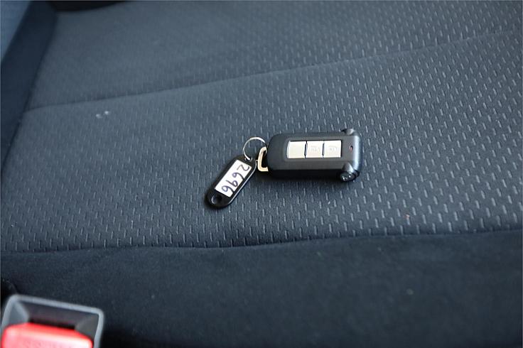 2011 Mitsubishi Delica D:5 (02696 )