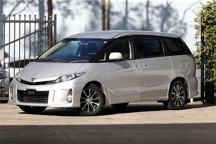  2014 Toyota Estima Aeras (25804) Welcab Side Lift-up