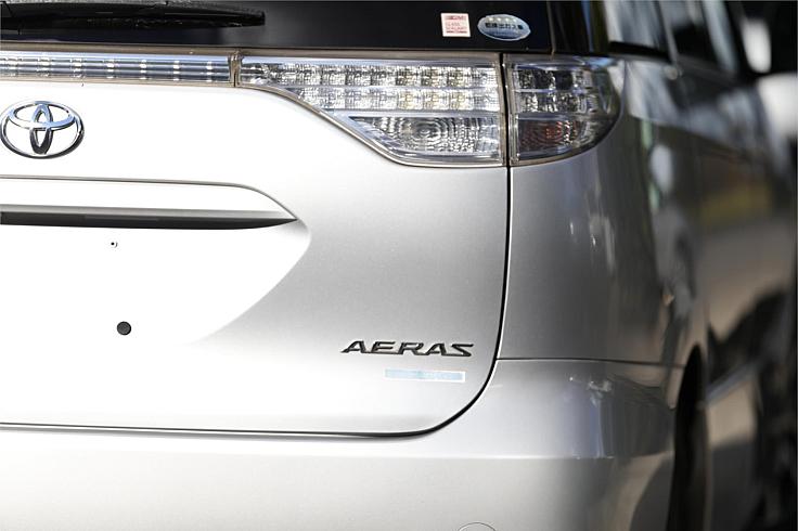  2014 Toyota Estima Aeras (25804) Welcab Side Lift-up