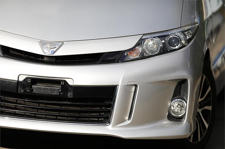  2014 Toyota Estima Aeras (25804) Welcab Side Lift-up