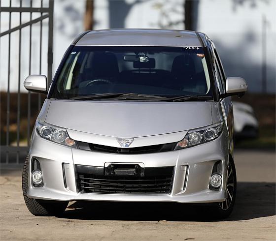  2014 Toyota Estima Aeras (25804) Welcab Side Lift-up