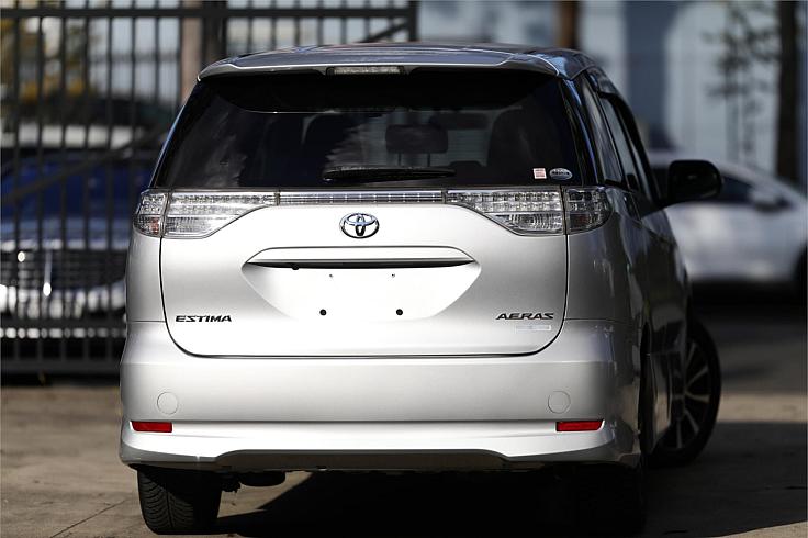  2014 Toyota Estima Aeras (25804) Welcab Side Lift-up