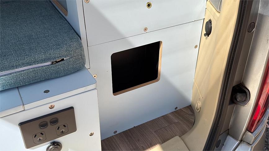  2005 Nissan Camper Van