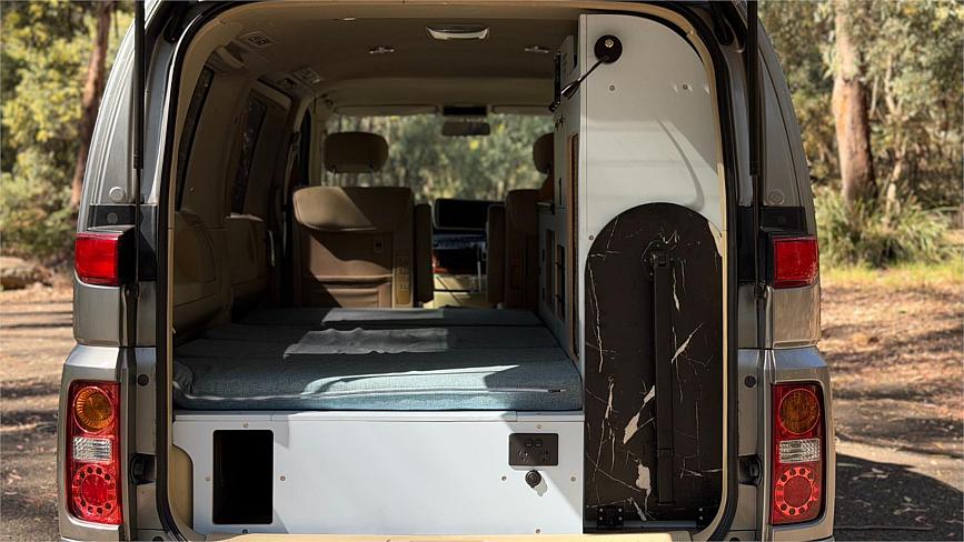  2005 Nissan Camper Van