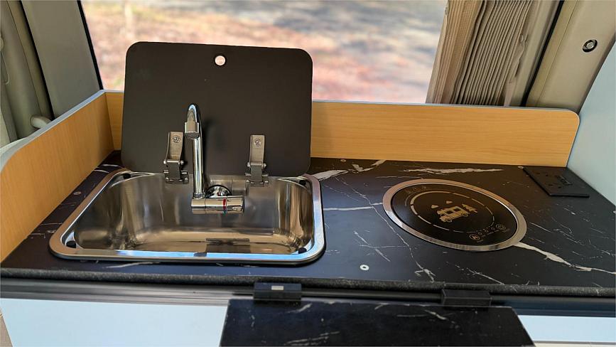  2005 Nissan Camper Van