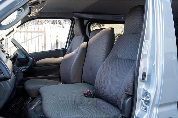 2017 Toyota Hiace Dx (18743) 4wd