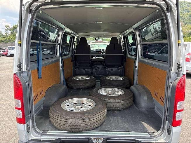  2017 Toyota Hiace Dx (18743) 4wd