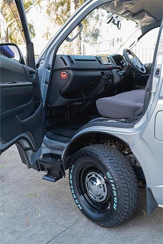  2017 Toyota Hiace Dx (18743) 4wd