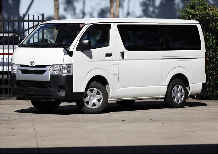  2022 Toyota Hiace Dx (8064 )