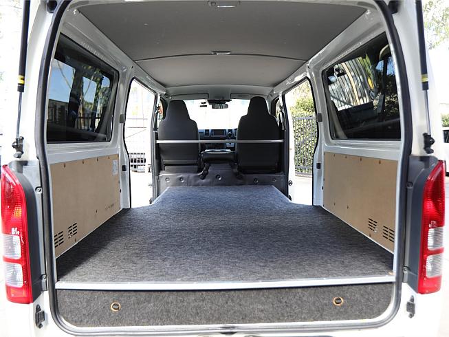 2022 Toyota Hiace Dx (8064 )