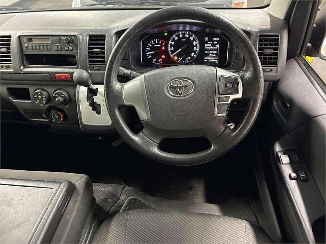  2020 Toyota Hiace Dx (21795 )