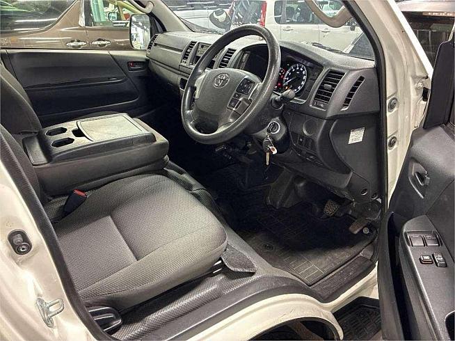  2020 Toyota Hiace Dx (21795 )