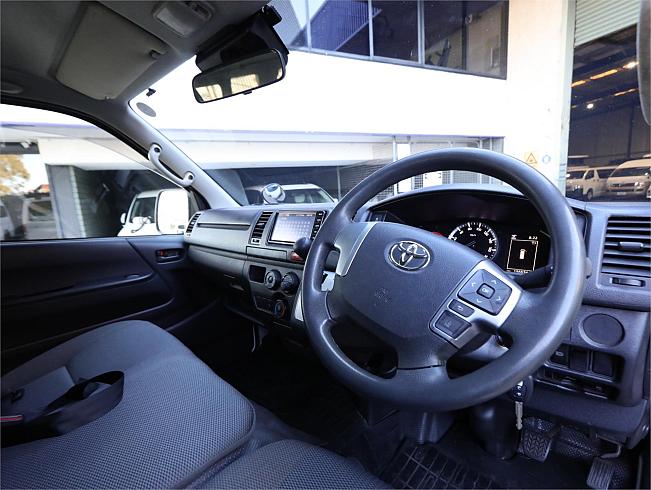 2020 Toyota Hiace Dx (11227)