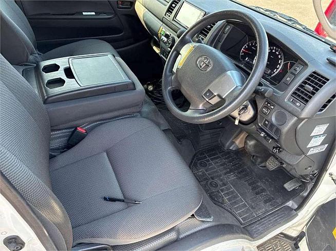  2019 Toyota Hiace Dx (05568)